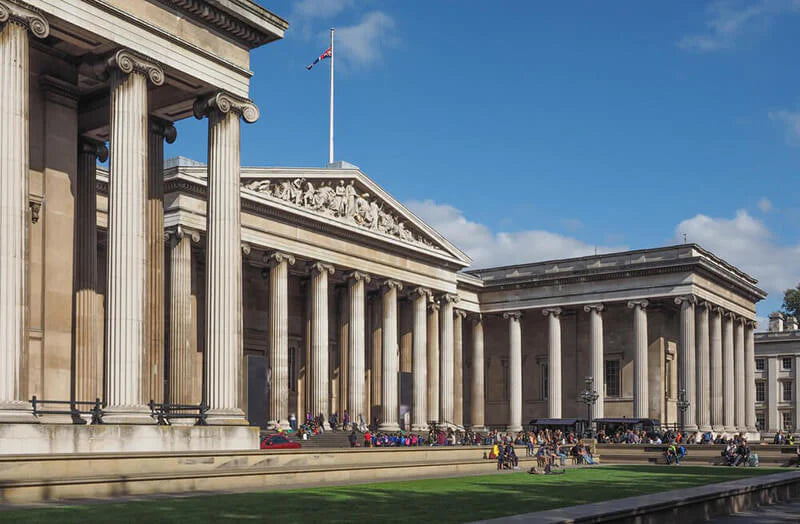 Night at the Museum. London's Iconic Cultural Hubs with Ottoman Hands.