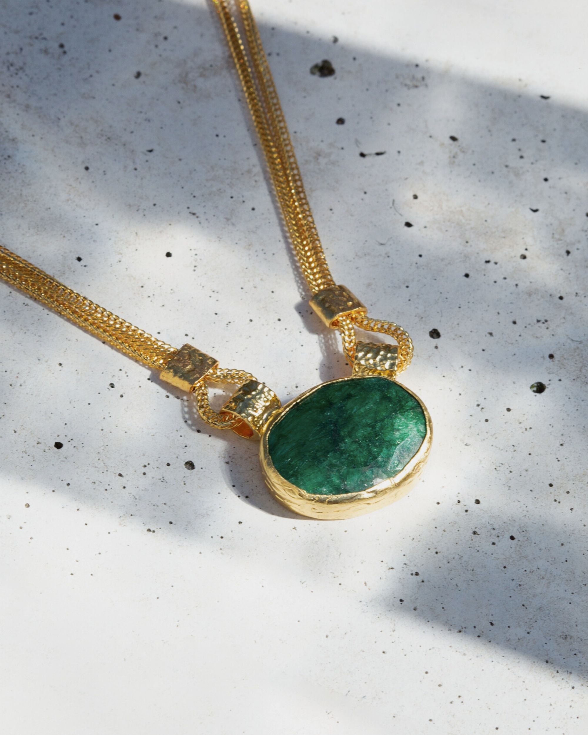 Daphne Emerald Chain Necklace | Sustainable Jewellery by Ottoman Hands