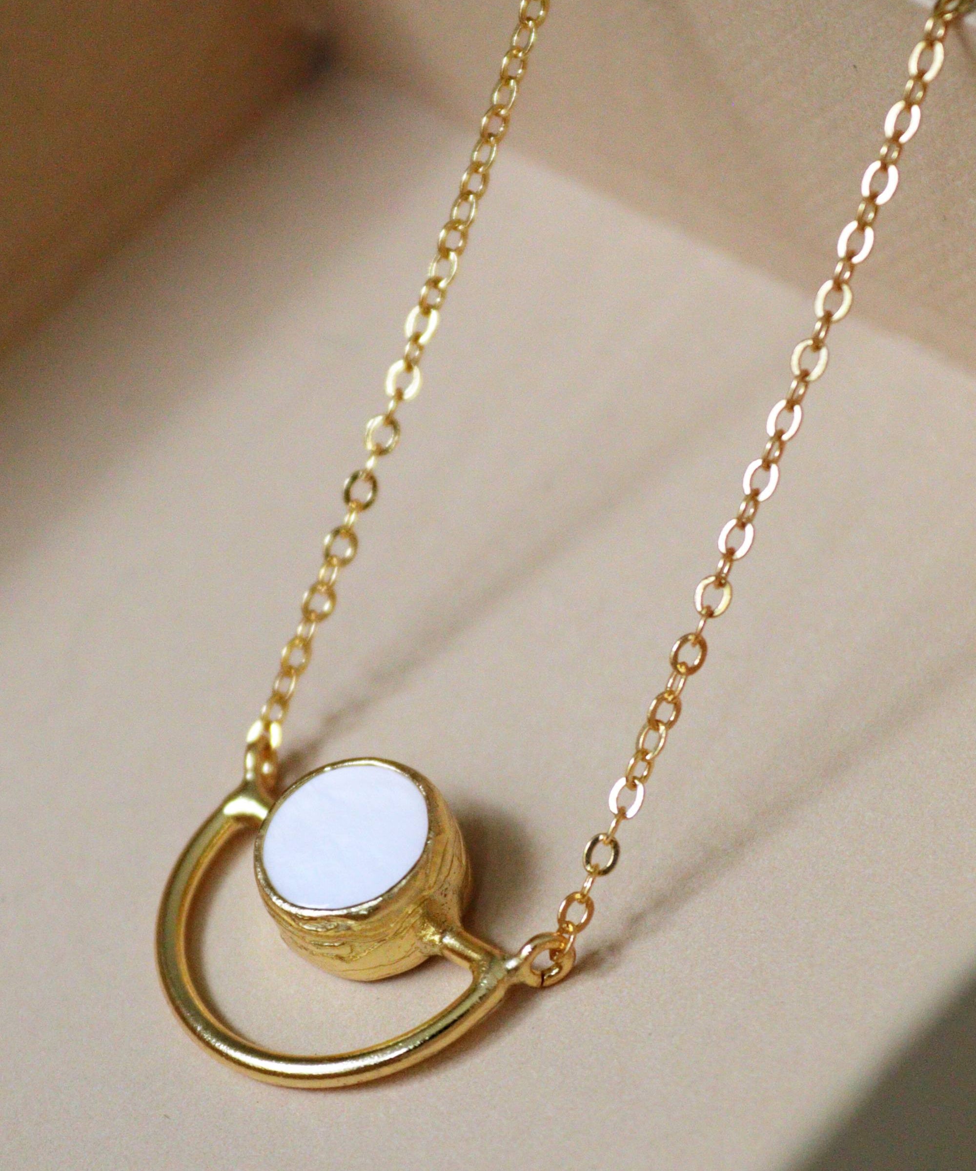 Elise Mother of Pearl Pendant Necklace | Sustainable Jewellery by Ottoman Hands
