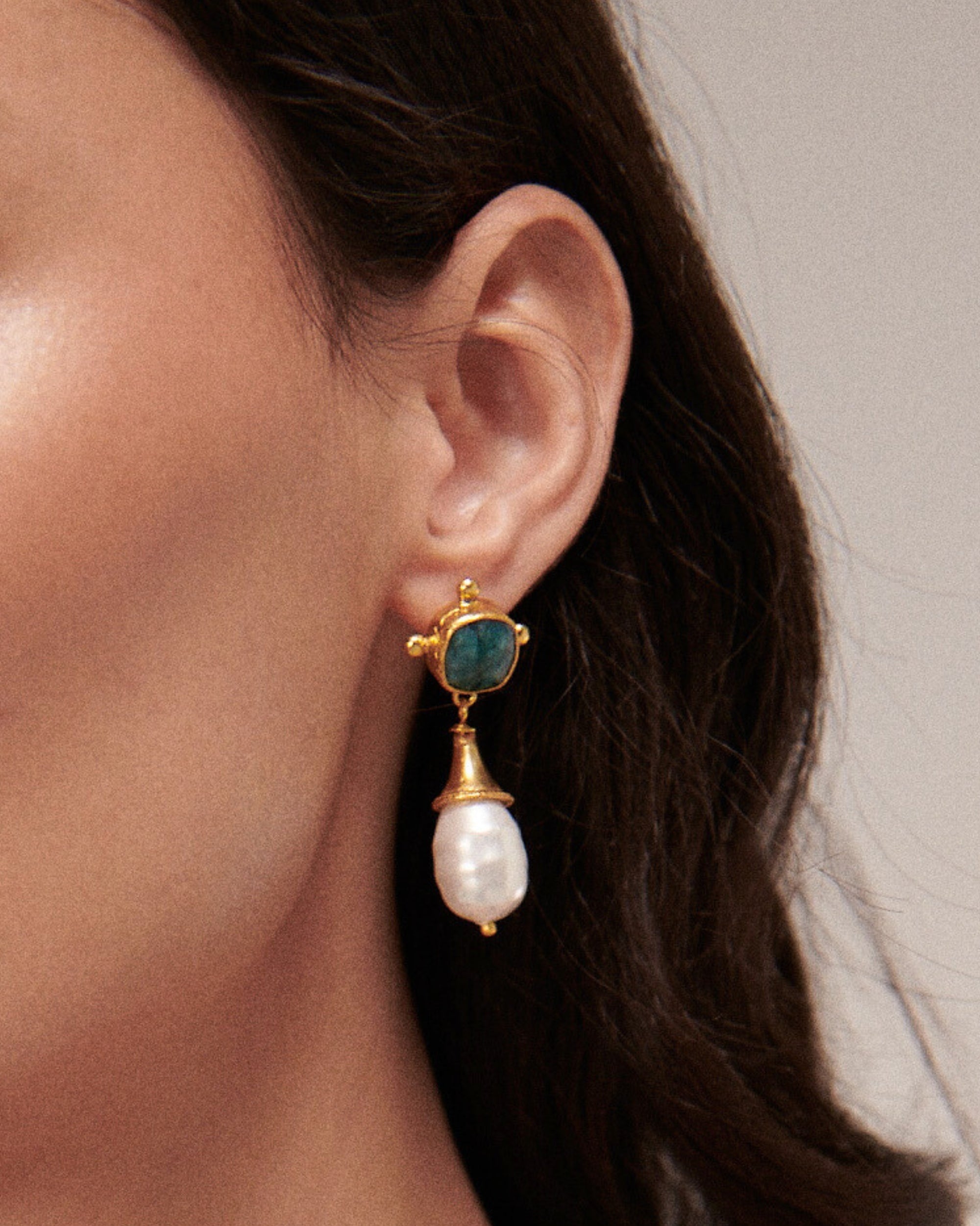 Esmeray Emerald and Pearl Drop Stud Earrings | Sustainable Jewellery by Ottoman Hands