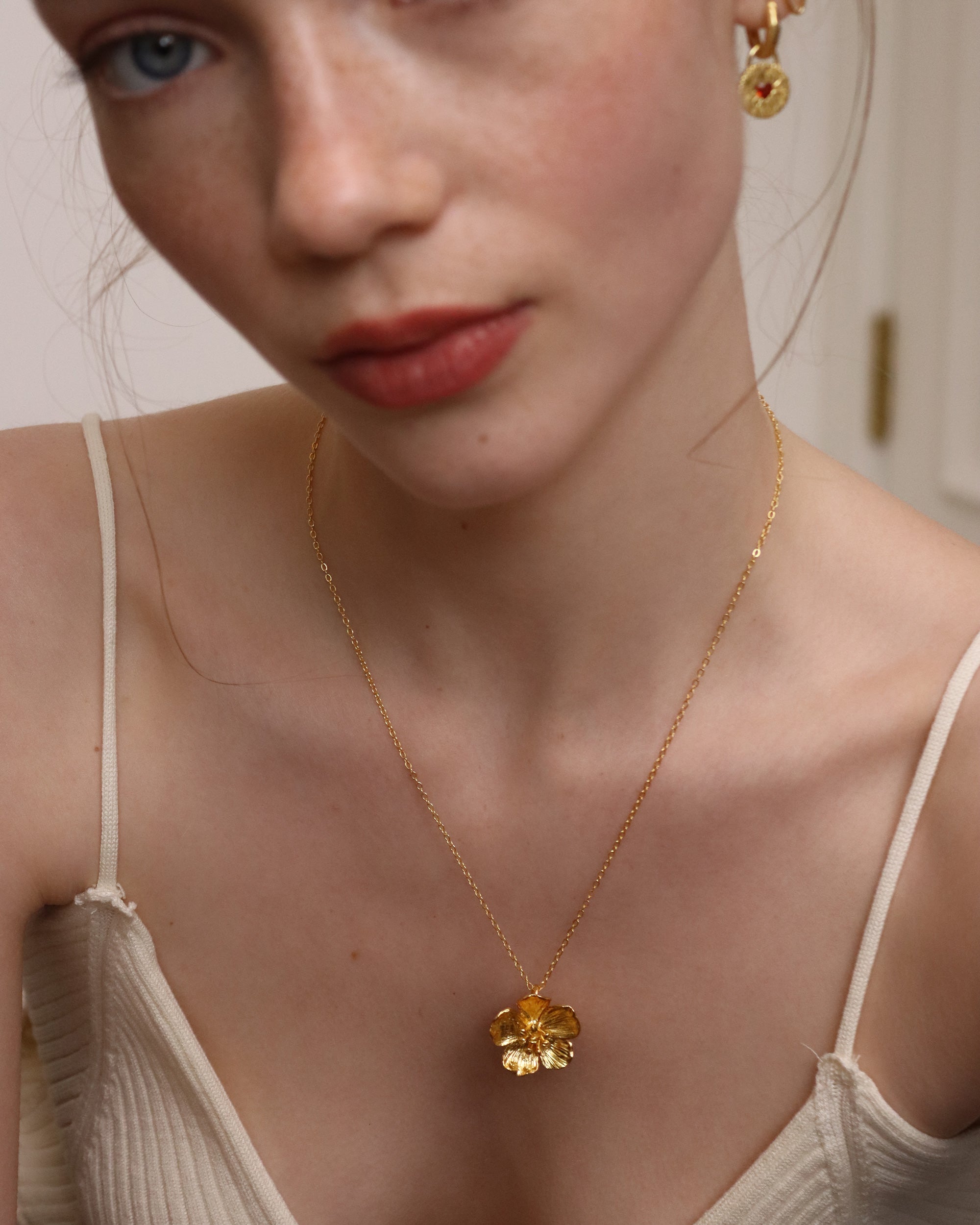 Buttercup Gold Flower Pendant Necklace | Sustainable Jewellery by Ottoman Hands