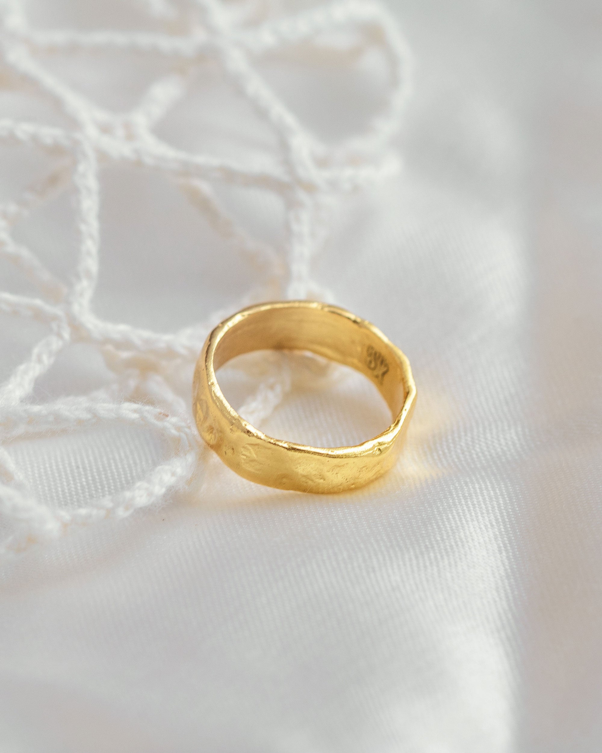 Dela Textured Band Ring | Sustainable Jewellery by Ottoman Hands