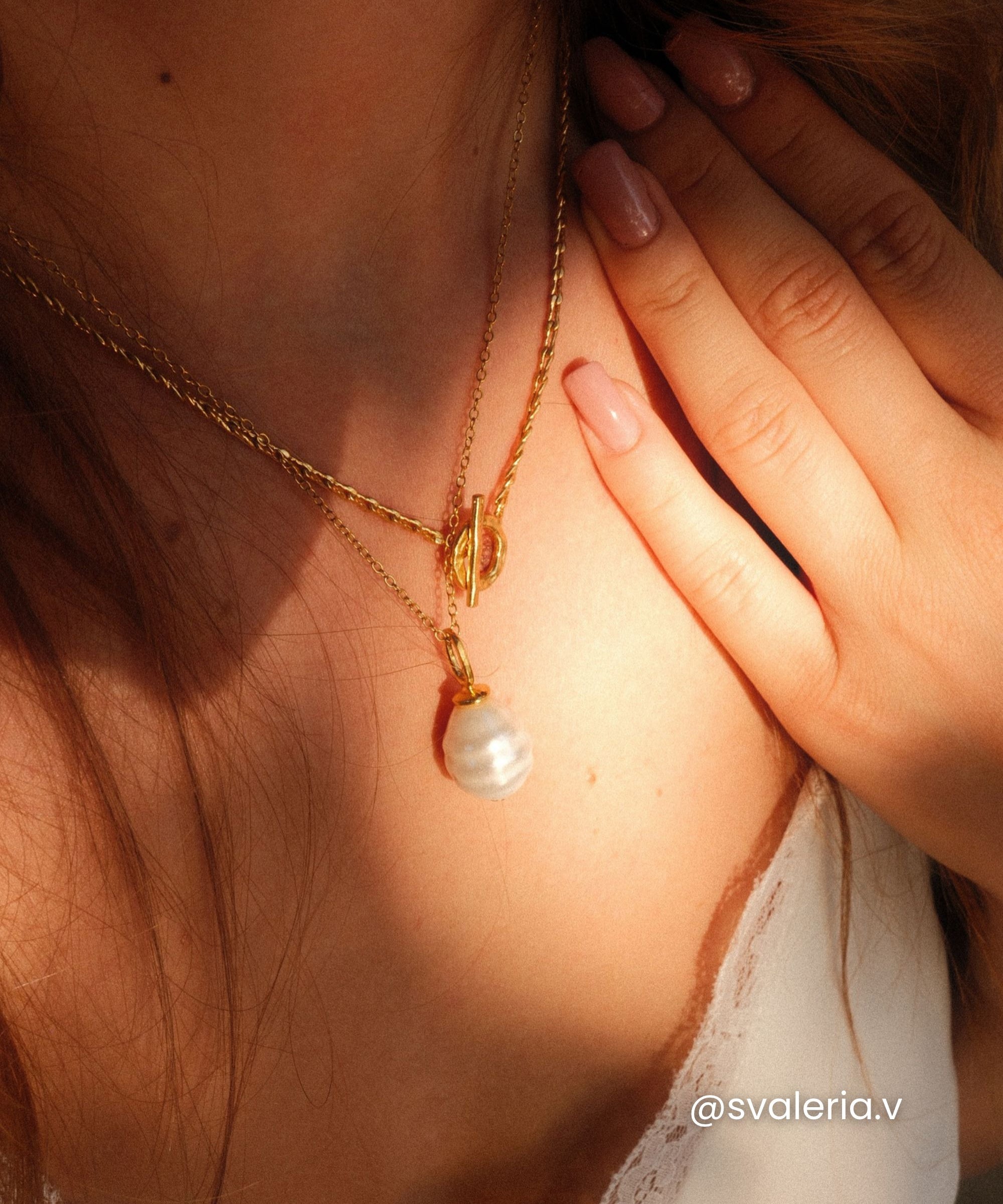 Essential Pearl Necklace Layering Set