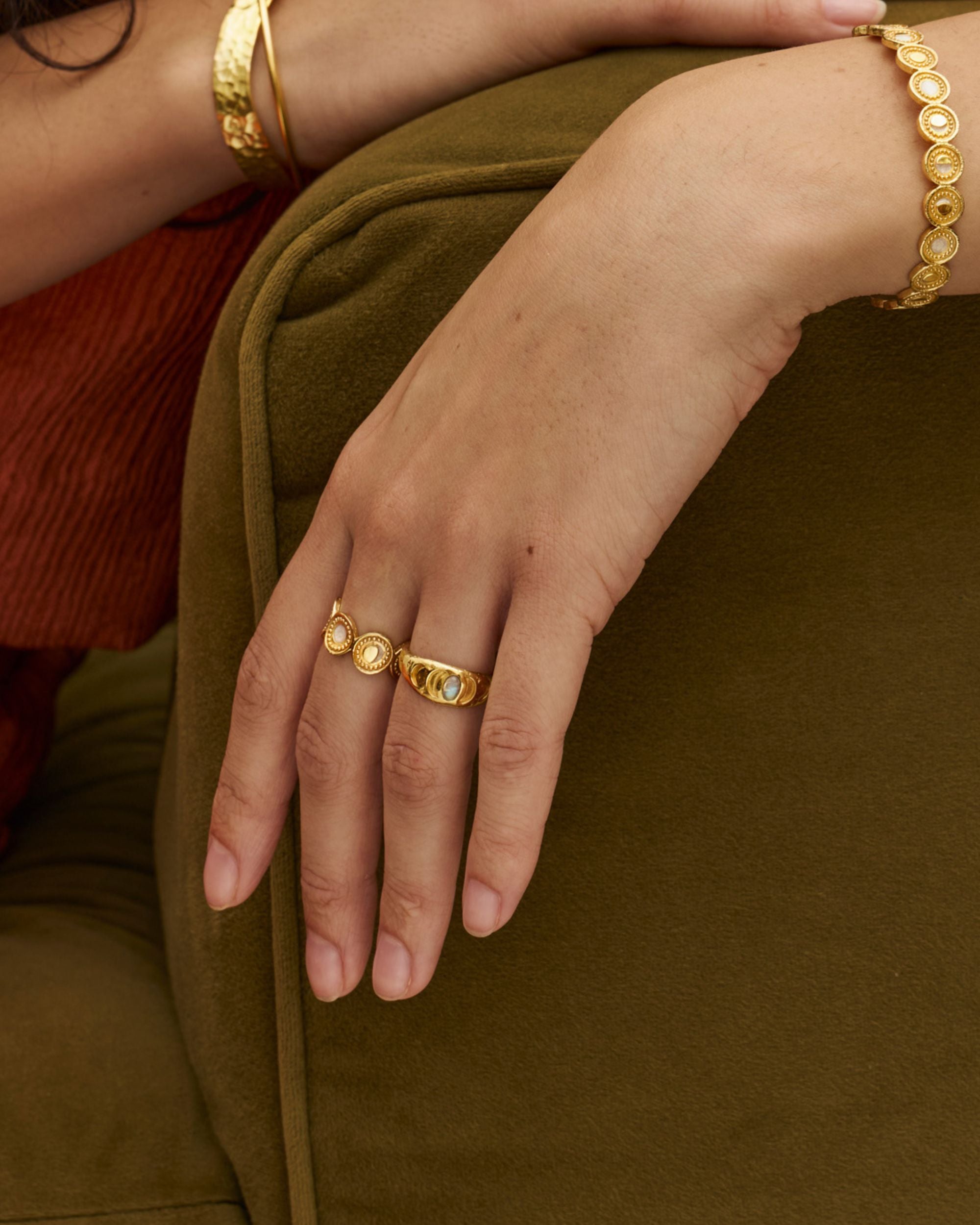 Moonstone Band Ring | Sustainable Jewellery by Ottoman Hands