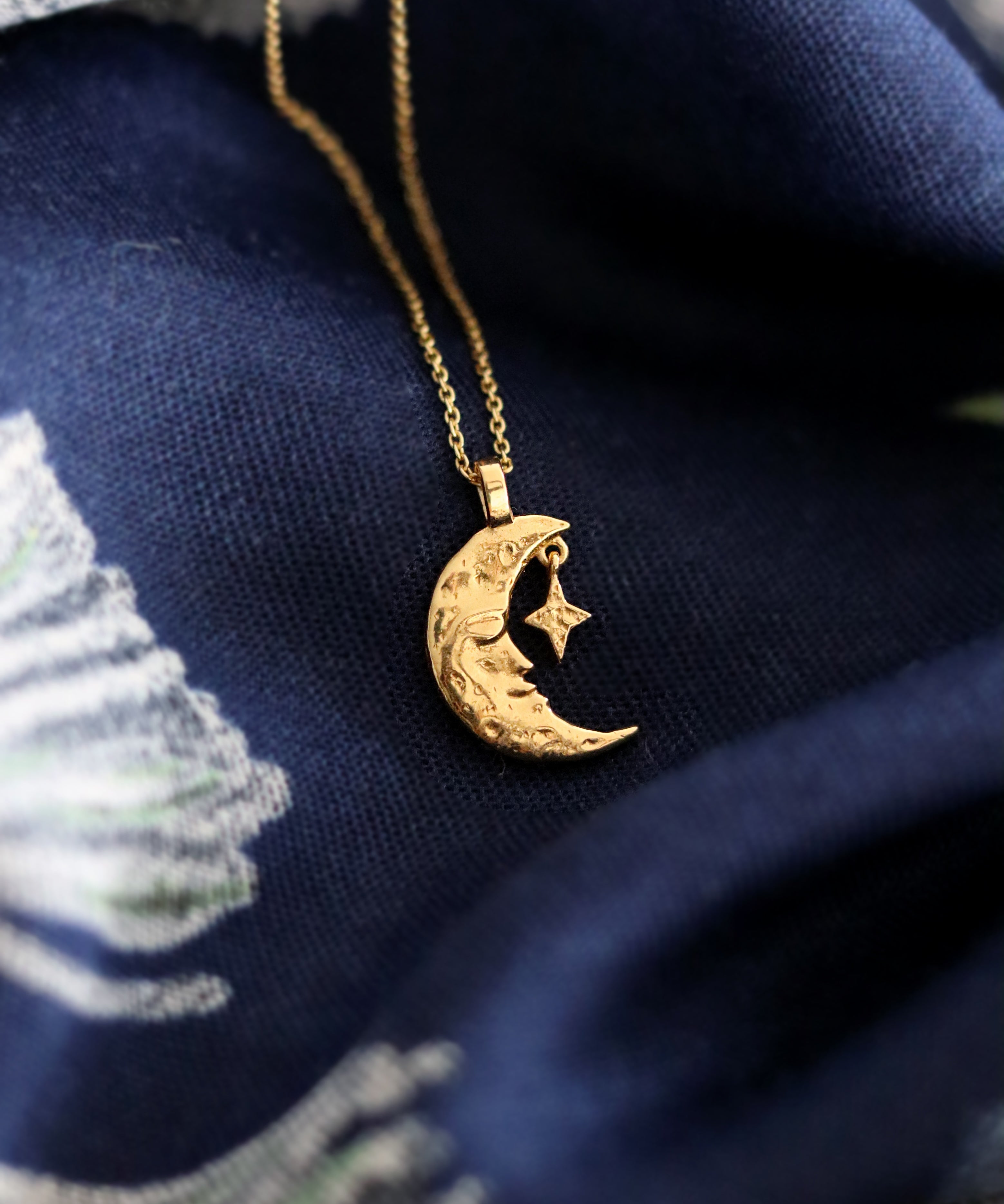Crescent Moon Pendant Necklace | Sustainable Jewellery by Ottoman Hands
