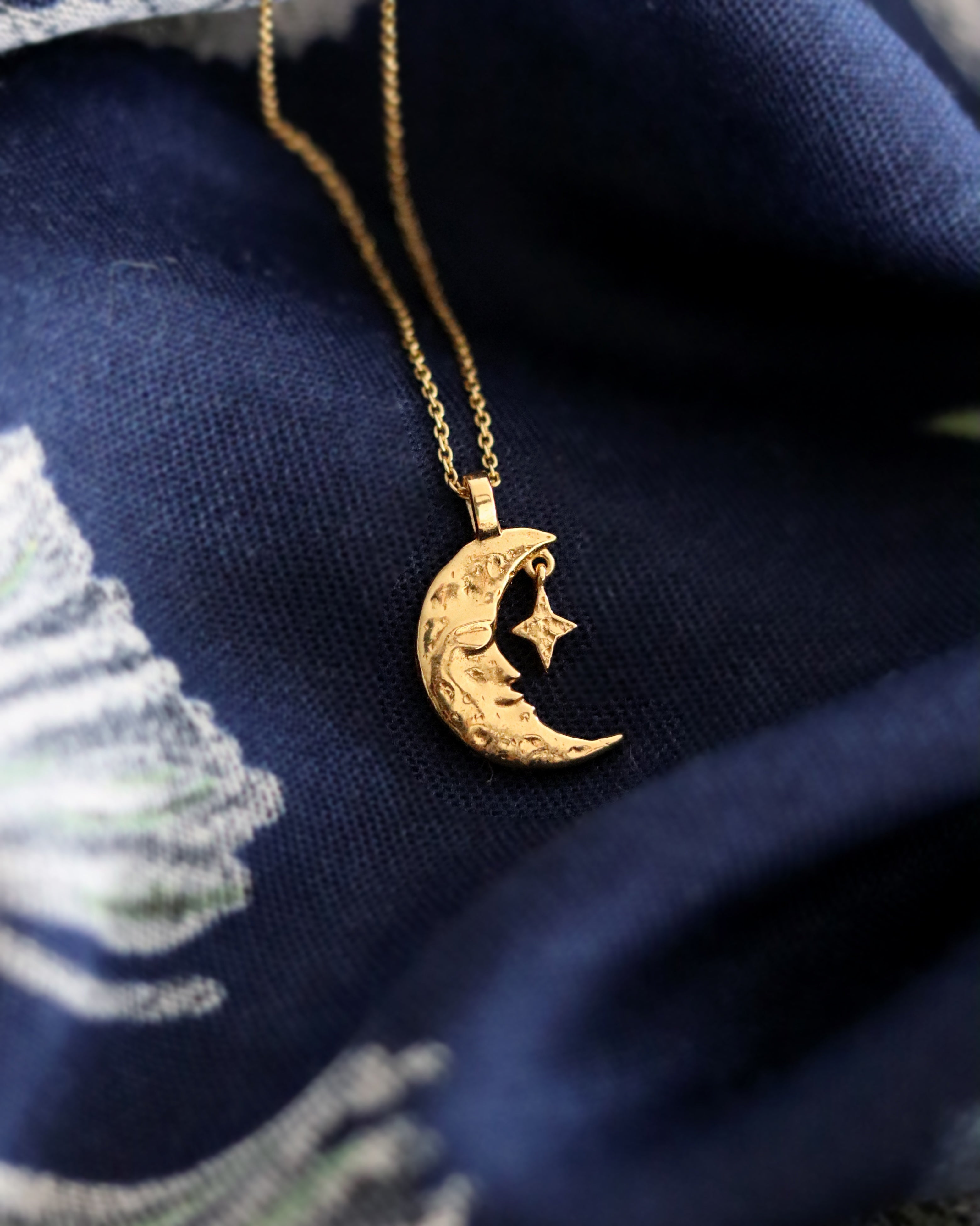 Crescent Moon Pendant Necklace | Sustainable Jewellery by Ottoman Hands