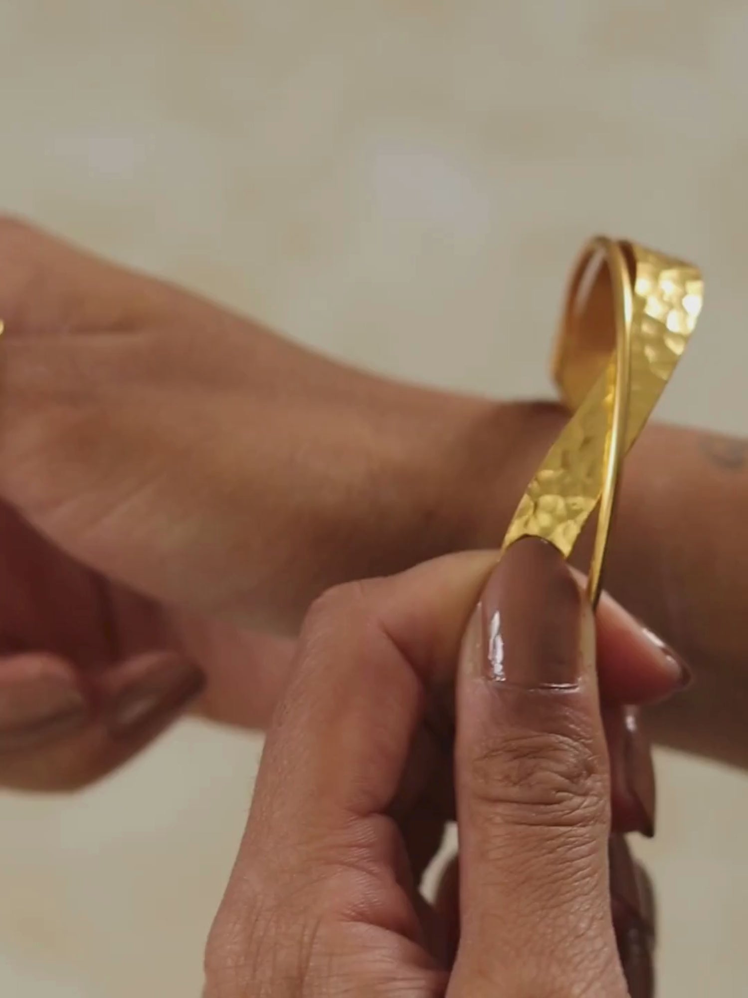 Evenness Hammered Gold Bangle Bracelet | Ottoman Hands