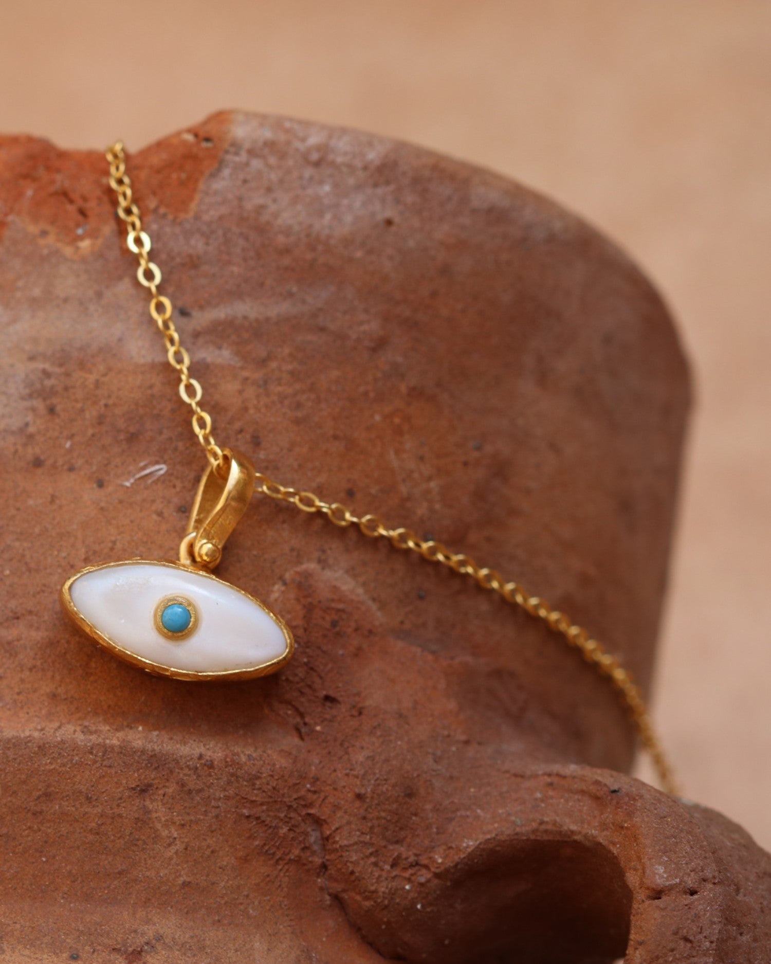 Aretha Mother of Pearl Eye Pendant Necklace | Sustainable Jewellery by Ottoman Hands
