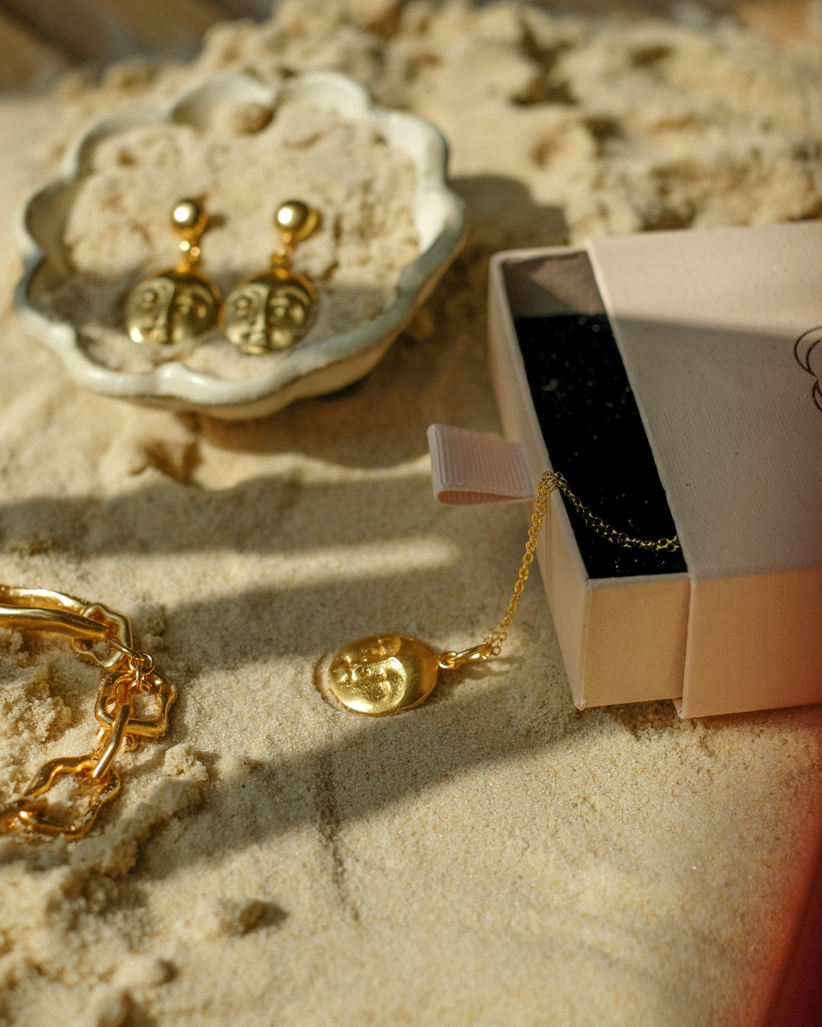 Moon Face Gold Pendant Necklace | Sustainable Jewellery by Ottoman Hands