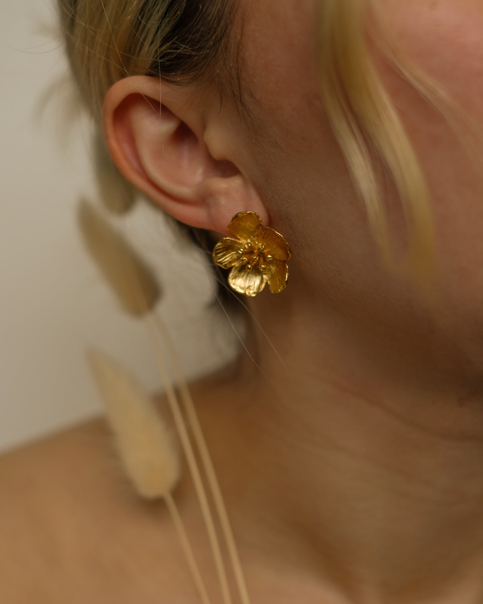 Buttercup Gold Flower Stud Earrings | Sustainable Jewellery by Ottoman Hands