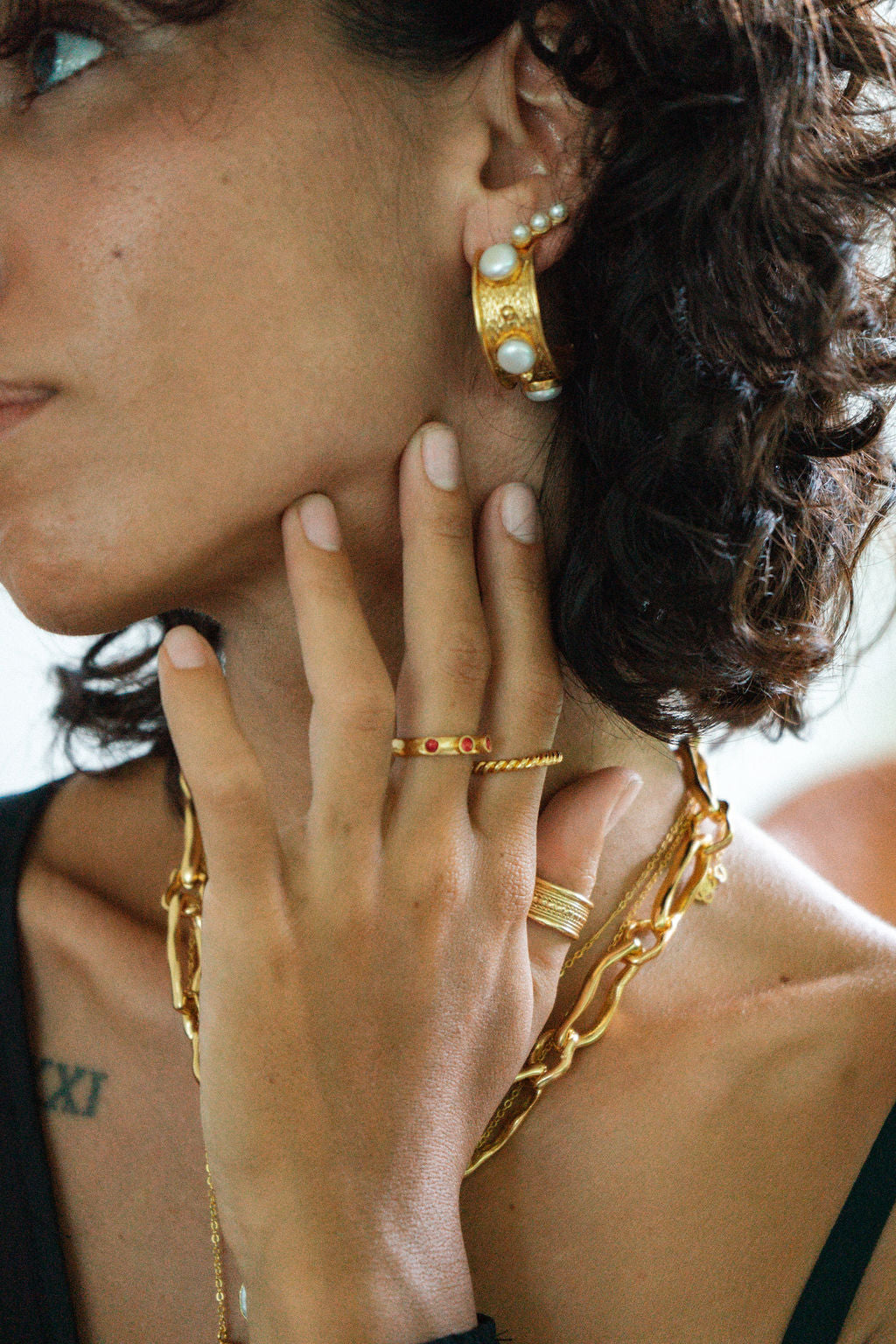 Della Pearl Hoop Earrings | Sustainable Jewellery by Ottoman Hands