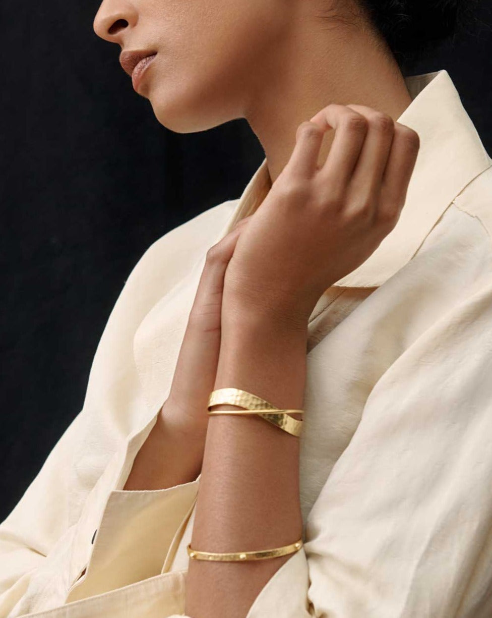 Evenness Hammered Gold Bangle Bracelet | Sustainable Jewellery by Ottoman Hands